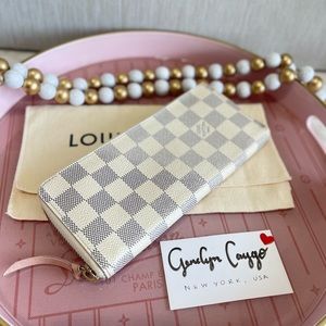 ❌SOLD❌Authentic LV Azur Clemence Wallet